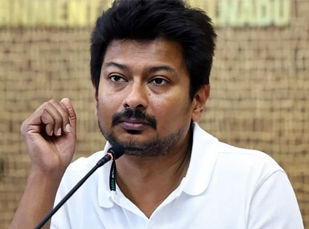 கோவை மாணவர் குடும்பத்திற்கு உதயநிதி ஆறுதல்!