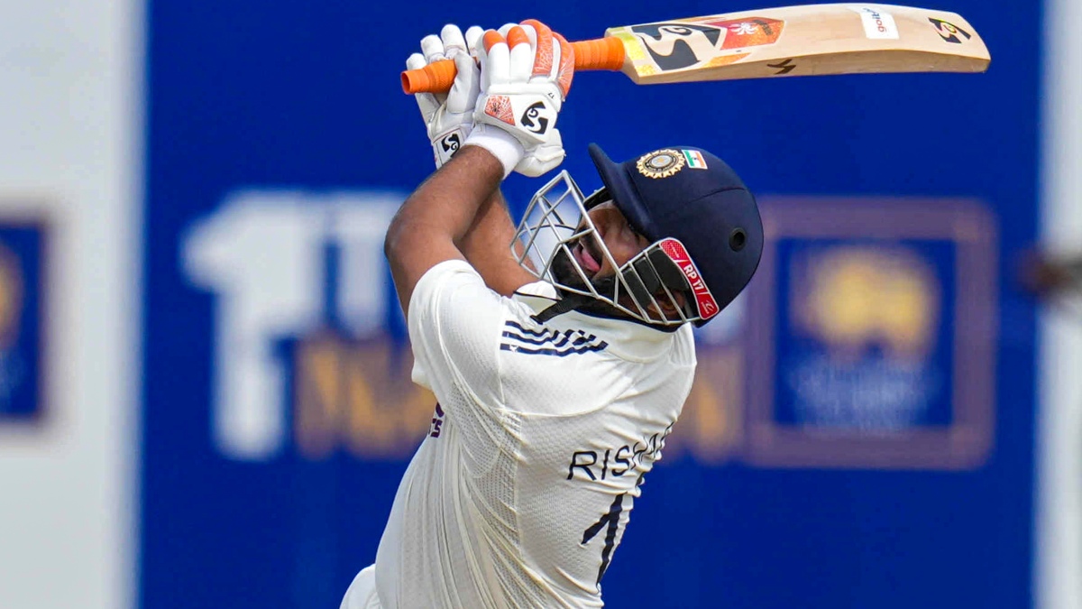 IND vs SL: ரிஷப் பண்ட் அடித்த இமாலய சிக்சர்.. மைதானத்தை தாண்டி தெருவில் விழுந்த பந்து