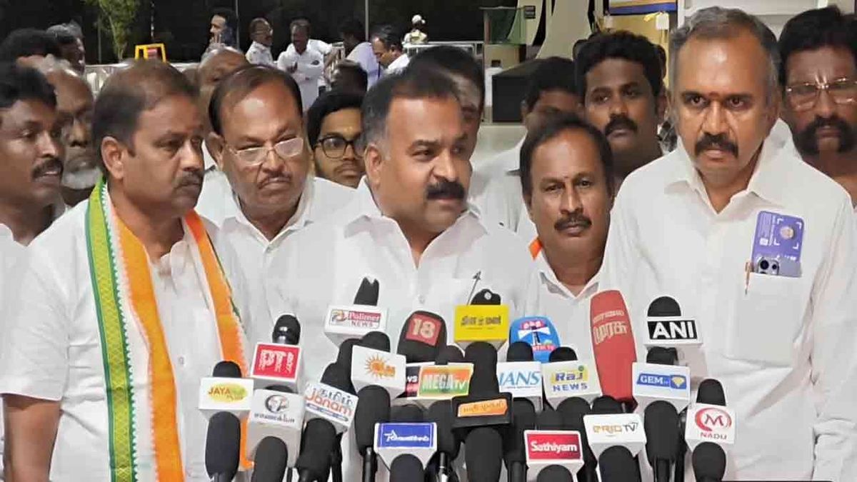 “காங்கிரஸ் இல்லைன்னா தவெக கதை முடிஞ்சிருக்கும்”