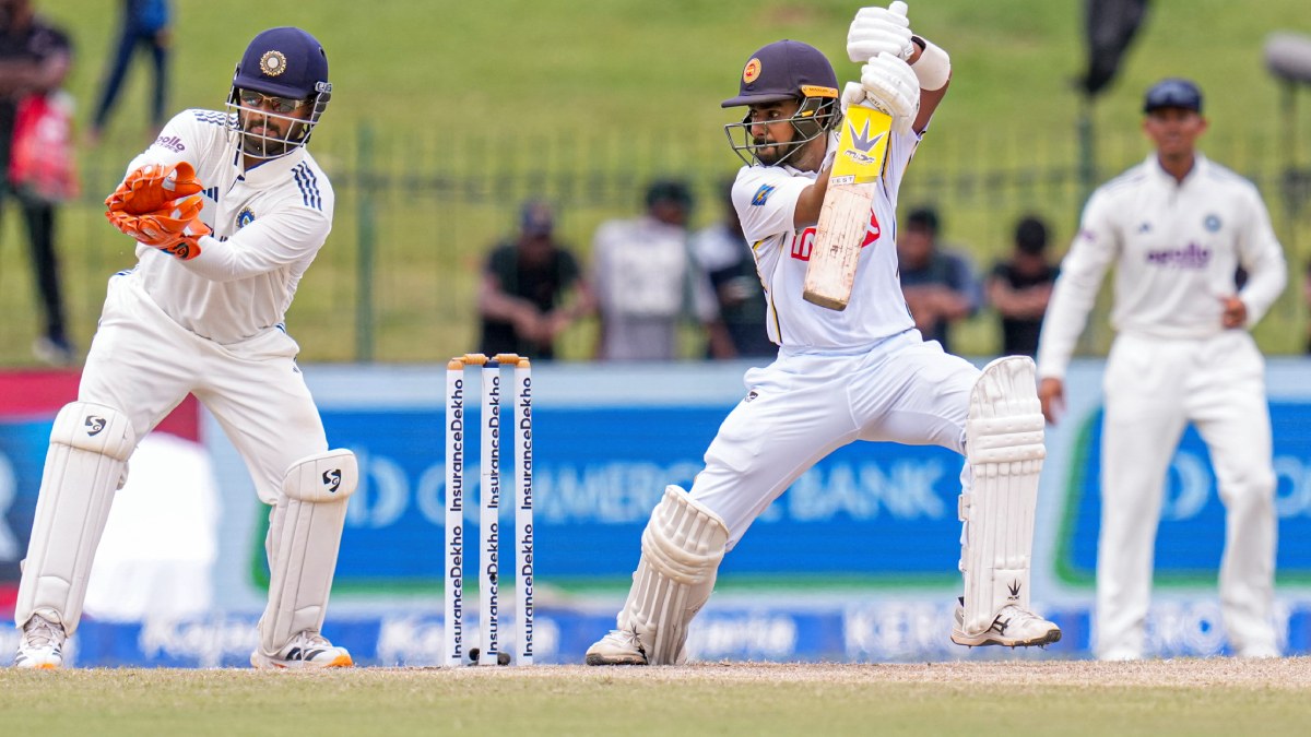 IND vs SL: முதல் பந்தில் தப்பித்த சூரியபந்தரா அடுத்த பந்தில் அவுட்.. சதம் அடிக்கும் வாய்ப்பு மிஸ்