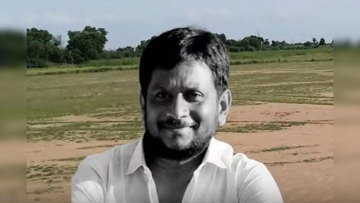 விழுப்புரத்தில் கிரிக்கெட் விளையாடிக் கொண்டிருந்தபோது மைதானத்தில் மயங்கி விழுந்து இறந்த வாலிபர்