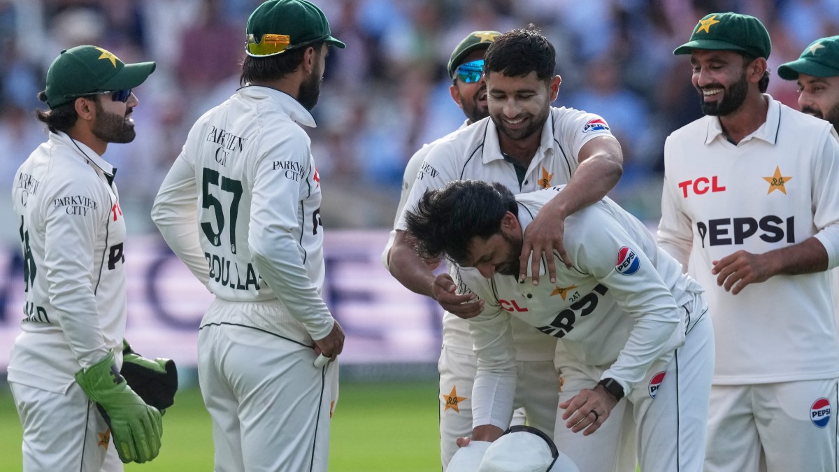 PAK vs ENG: பாகிஸ்தான் அபார பந்துவீச்சு.. 9 விக்கெட்டுகளை இழந்த இங்கிலாந்து