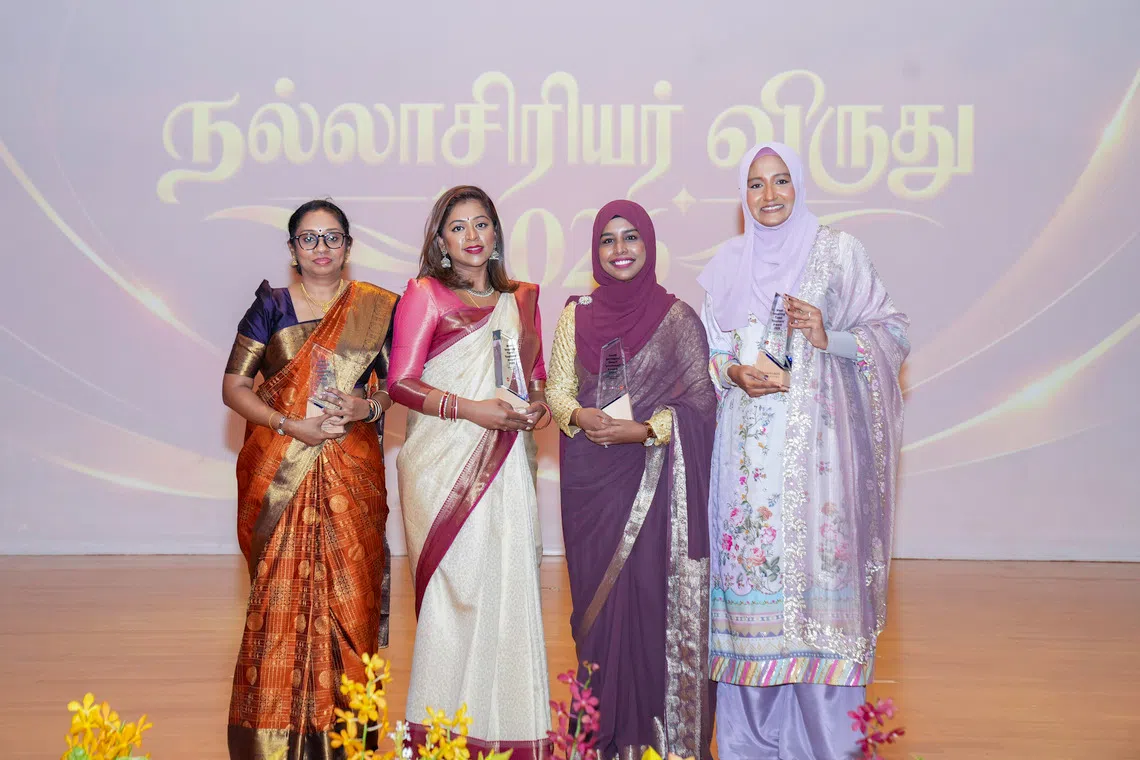 சிங்கப்பூர் தமிழாசிரியர்களுக்கு நல்லாசிரியர் விருது