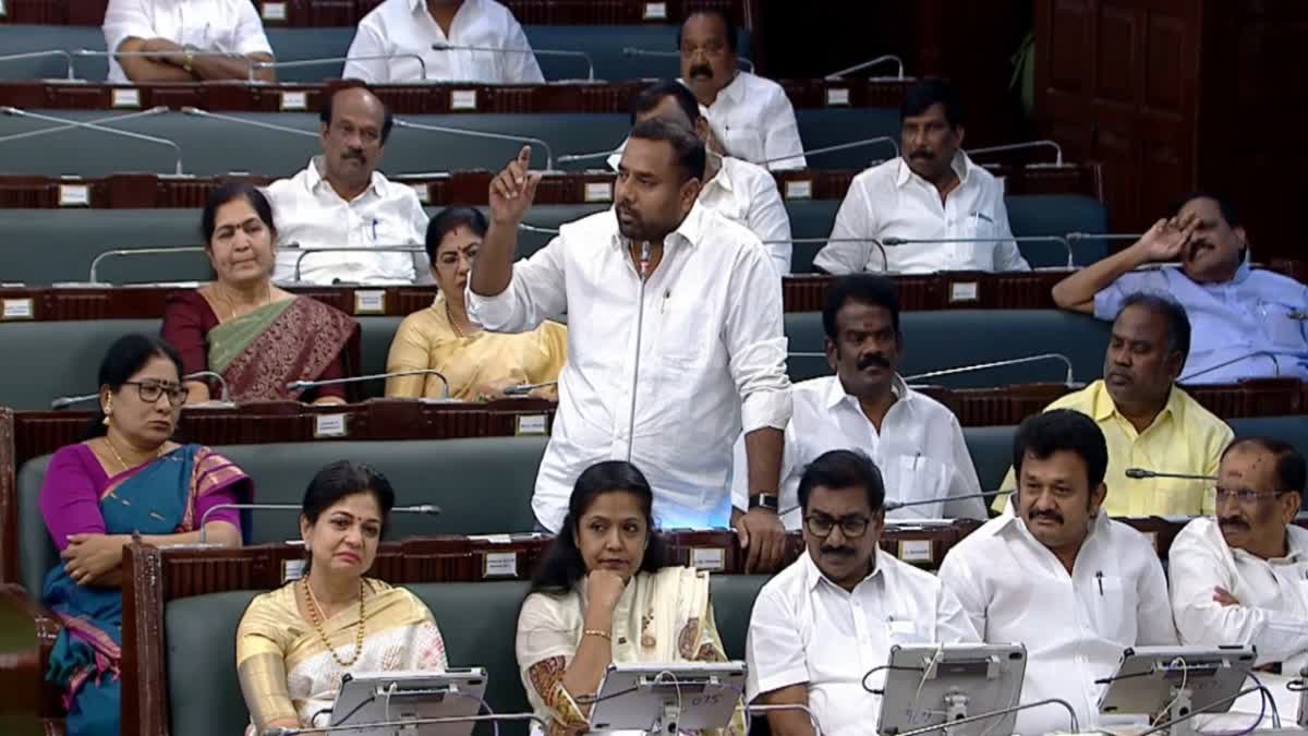 எதிர்க்கட்சிகள் வரிசையில் அமர்ந்த காங்கிரஸ் எம்.எல்.ஏ தாரகை கத்பட்