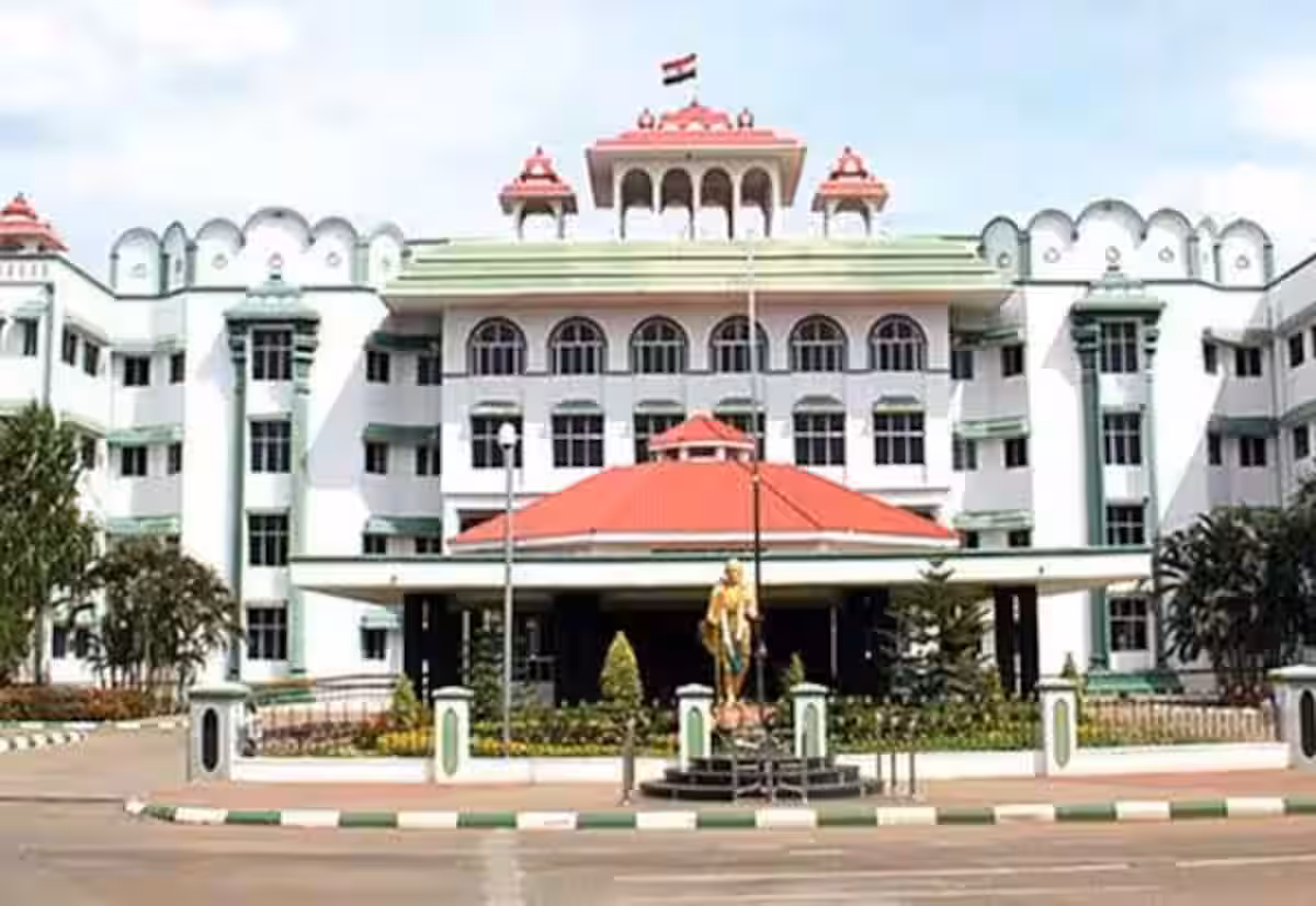 மீனாட்சி கோவில் கும்பாபிஷேகத்தில் தமிழ் மந்திரம்: ஐகோர்ட்டில் தமிழக அரசு தகவல்
