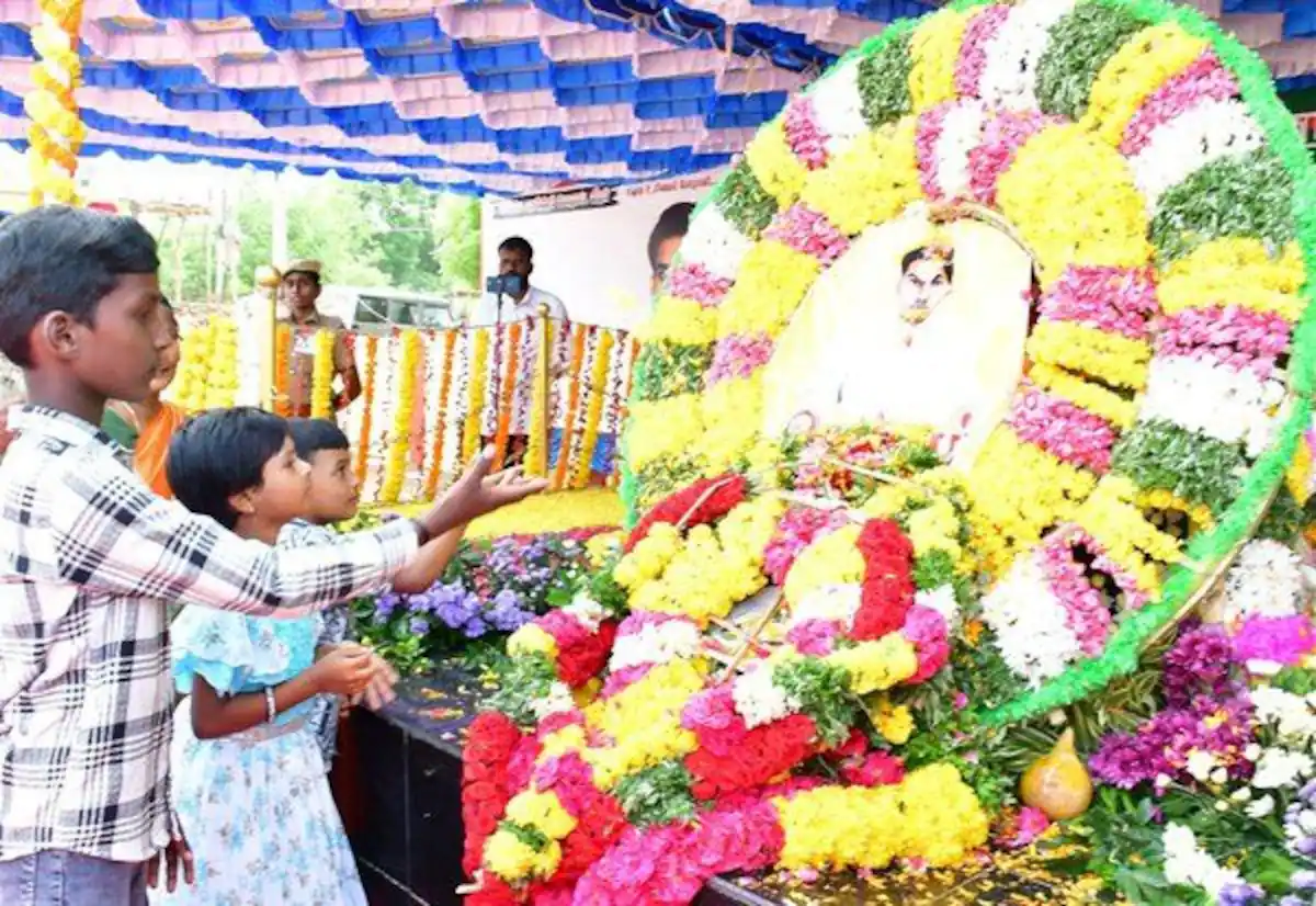  பரமக்குடியில் இமானுவேல் சேகரன் நினைவு நாள் அனுசரிப்பு