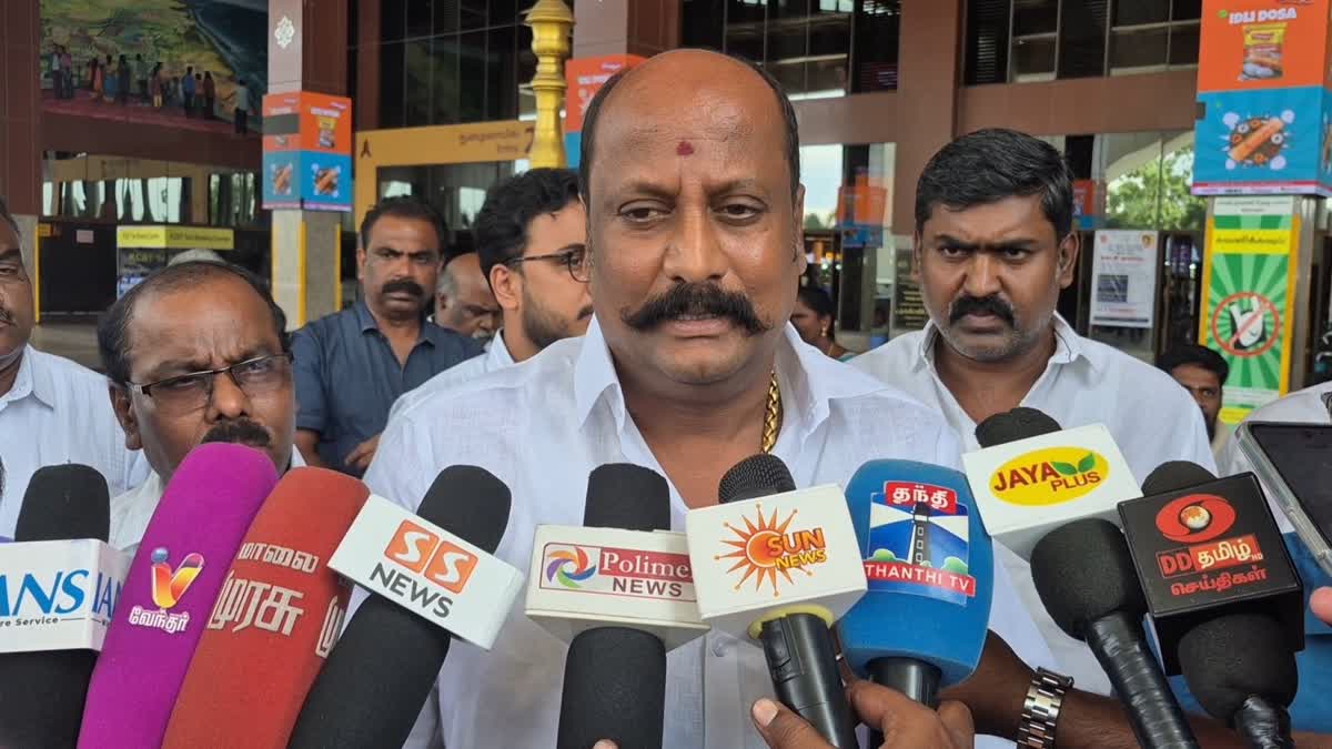 கிளாம்பாக்கத்தில் இருந்து சொந்த ஊர் சென்றவர்கள் இத்தனை பேரா? சென்னையே வெறிச்சோடி போயிருச்சே!