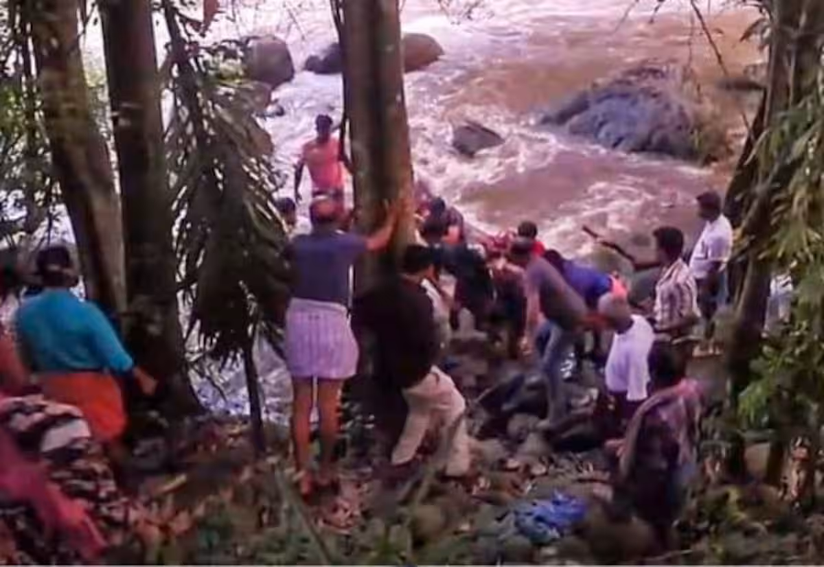 கேரளாவில் வெள்ளம், நிலச்சரிவு; ஒரே நாளில் ஒன்பது பேர் பலியான சோகம்