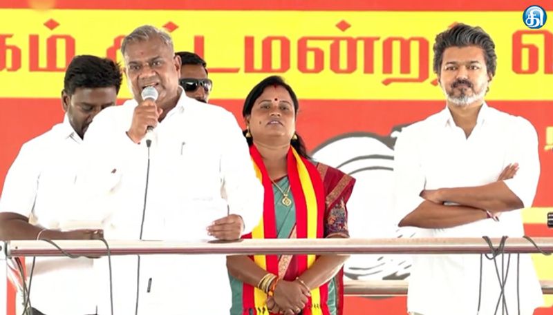 மதுராந்தகம் தொகுதி இடைத்தேர்தல் பிரசாரம் மக்களுக்கு நல்லது செய்யவே கடன் வாங்குகிறேன்: முதல்வர் விஜய் பேச்சு