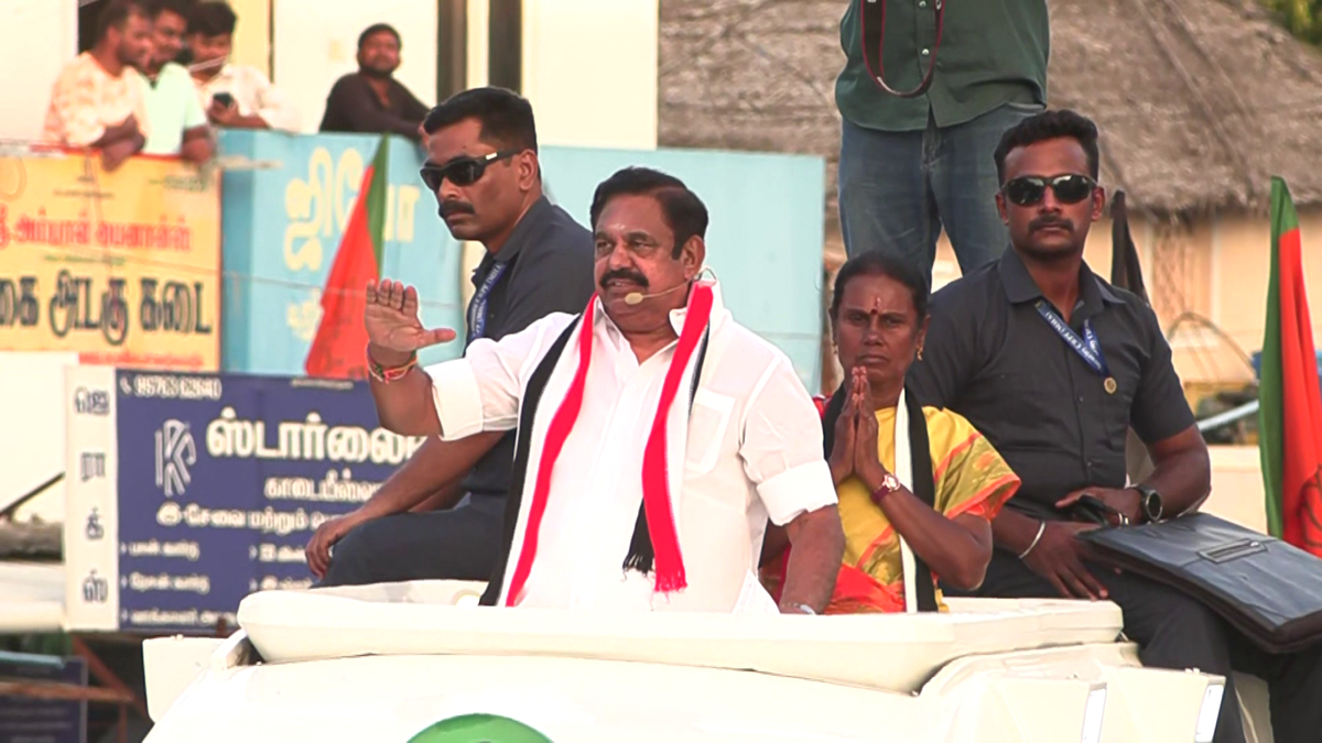 ''த.வெ.க.வில் இருக்கும் பாதி பேர் அ.தி.மு.க.வில் இருந்து சென்றவர்கள்''