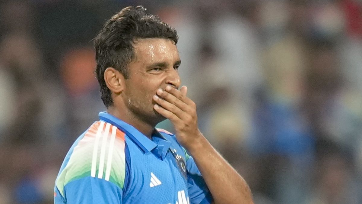 IND vs WI: இந்தியா தோற்க காரணமே இந்த சிஎஸ்கே பவுலர் தான்.. 47வது ஓவரில் கடைசி வாய்ப்பும் போச்சு