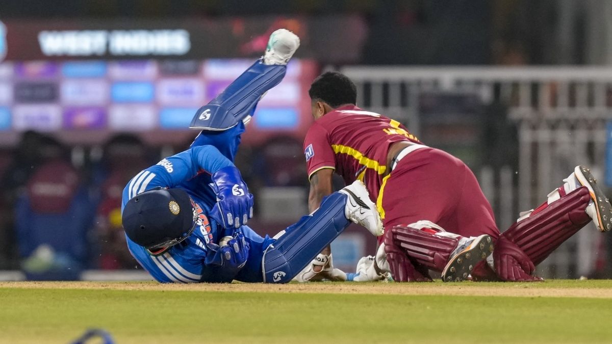 பேட்டை தூக்கியதால் வந்த வினை.. ரன் அவுட் ஆகிவிட்டு அம்பயரிடம் கொந்தளித்த ஹெட்மயர்.. என்ன நடந்தது?
