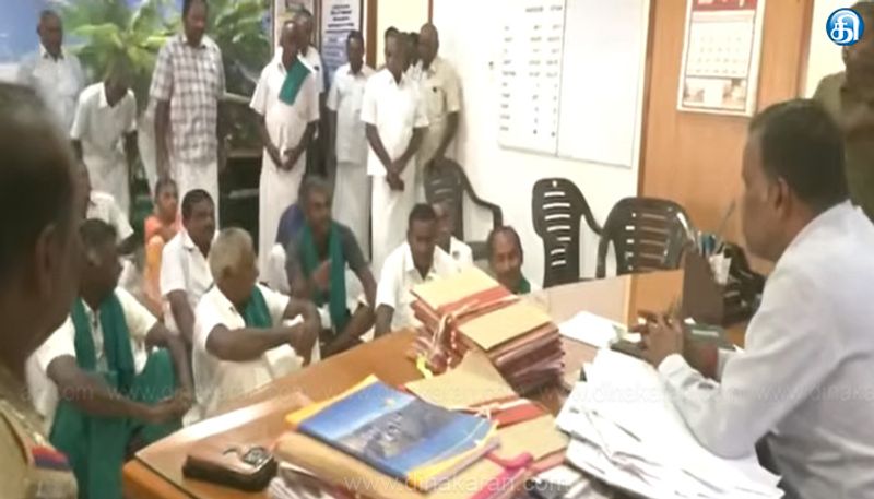 காலிங்கராயன் கால்வாயில் தண்ணீர் திறக்கக் கோரி விவசாயிகள் தர்ணா!