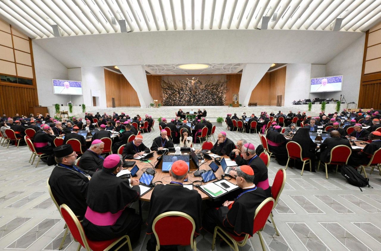 இளைஞர்களுடன் உறவுகளை வளர்த்து, கிறிஸ்தவக் குடும்ப வாழ்வை ஊக்குவிக்க வேண்டும்: பேராயர் கஸ்டெல்லோ