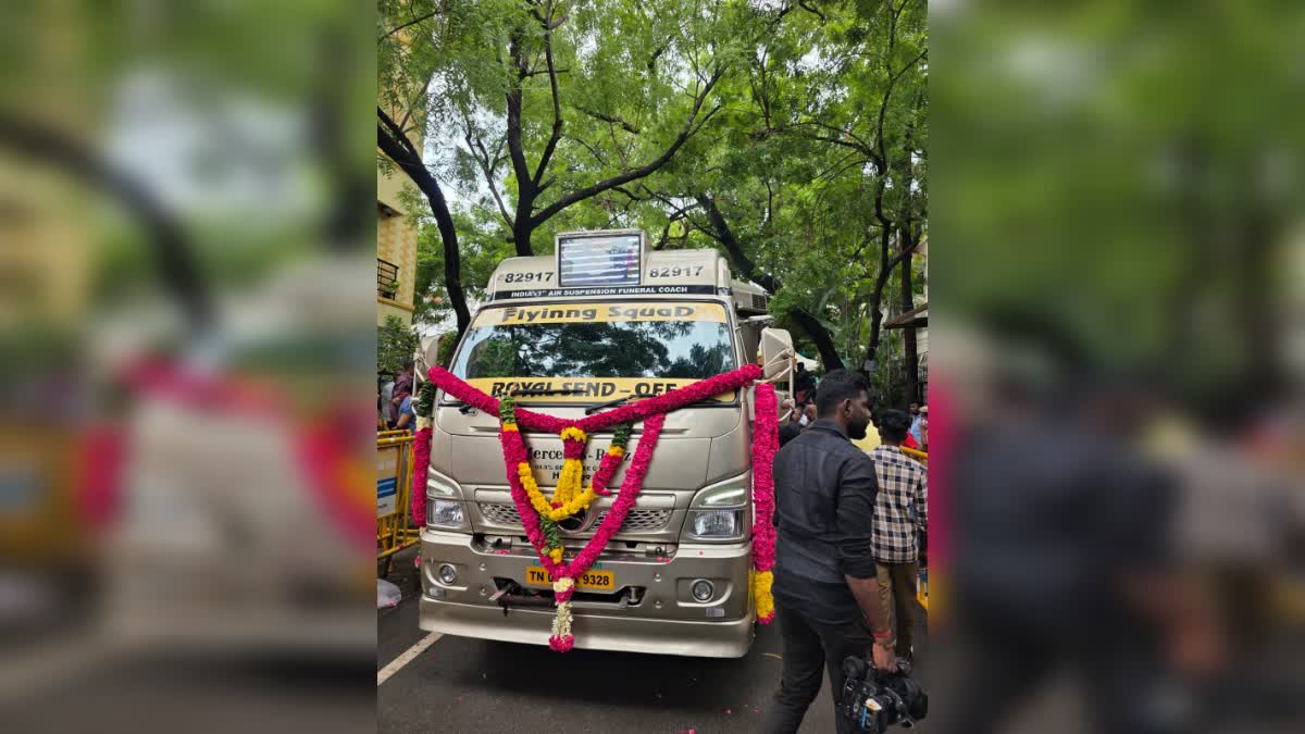 தேனிசை தென்றல் தேவாவின் உடல் சொந்த ஊருக்கு எடுத்துச் செல்லப்பட்டது: இபிஎஸ், பிரேமலதா நேரில் அஞ்சலி