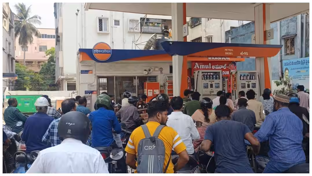 Pereol Diesel Price: போச்சு..! மீண்டும் பெட்ரோல், டீசல் விலையை உயர்த்தி அறிவிப்பு - லிட்டருக்கு