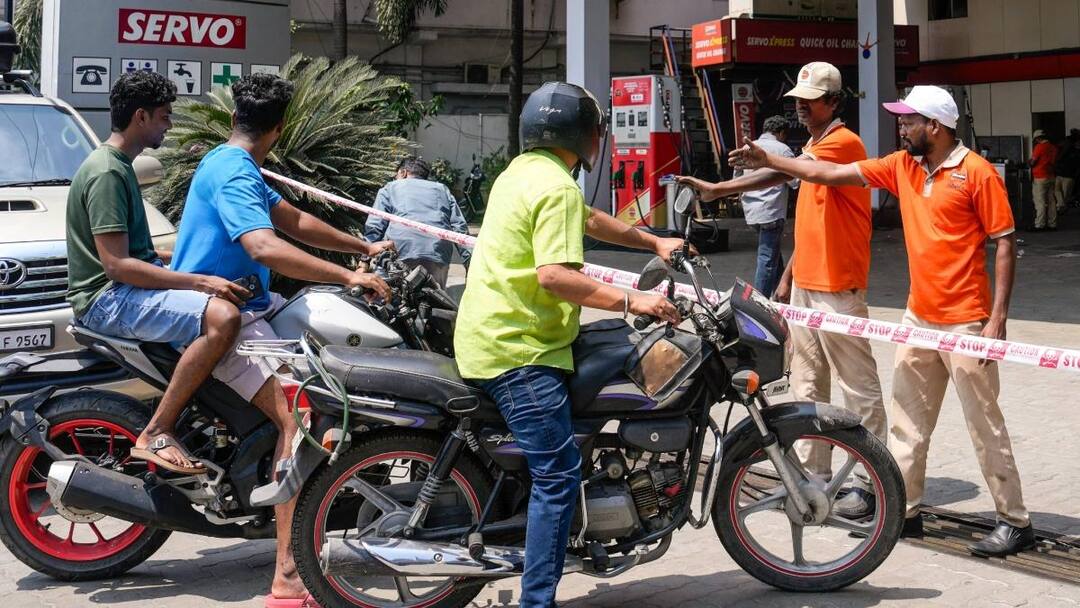 Fuel Price Hike: போரால் ஒரே அக்கப்போர் மீண்டும் உயர்ந்த பெட்ரோல், டீசல் விலை
