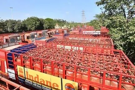வணிக எரிவாயு உருளை விலை கடும் உயர்வு: உணவக உரிமையாளர்கள் கவலை