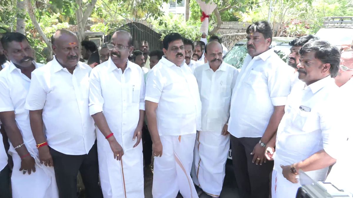 தவெகவில் இணையும் அதிமுகவின் முக்கிய தலைகள்