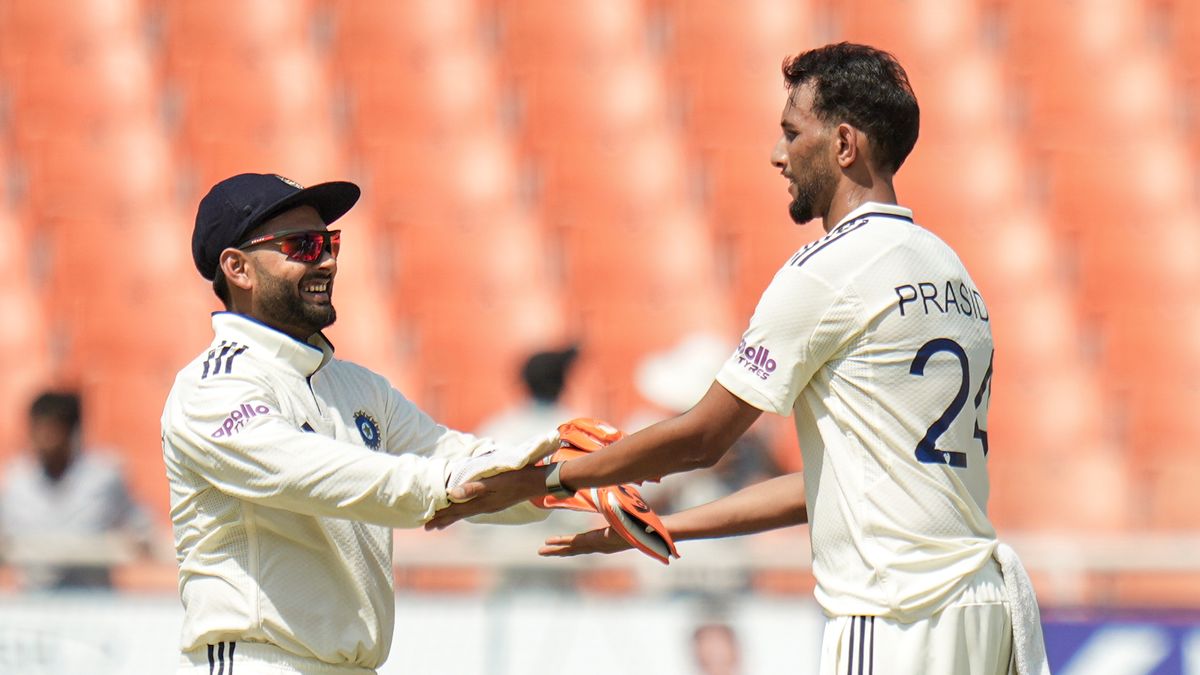 IND vs AFG: இந்திய மண்ணில் முதல் விக்கெட்.. பிரசித் கிருஷ்ணா அபாரம்.. தடுமாறும் ஆப்கானிஸ்தான்