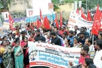 தூய்மைப் பணி தனியார்மயம்: தமிழக அரசின் முடிவுக்கு எதிர்ப்பு
