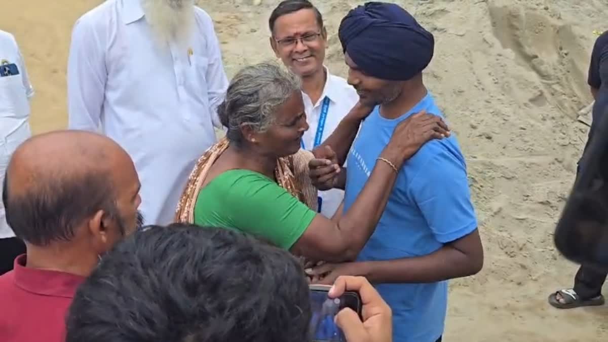 EXCLUSIVE: காலத்தை வென்ற தாய்ப்பாசம்! 23 ஆண்டுகளுக்கு பிறகு மகனை சந்தித்த தாய்