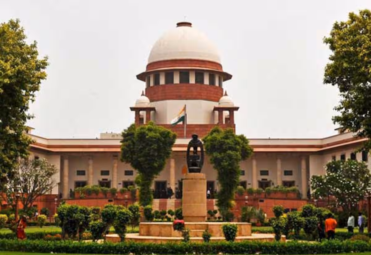 கரூர் நெரிசலில் இறந்தவர்களின் குடும்பத்திற்கு வழங்கிய அரசுப்பணி ரத்து: சுப்ரீம் கோர்ட்டில் தமிழக அரசு மேல்முறையீடு