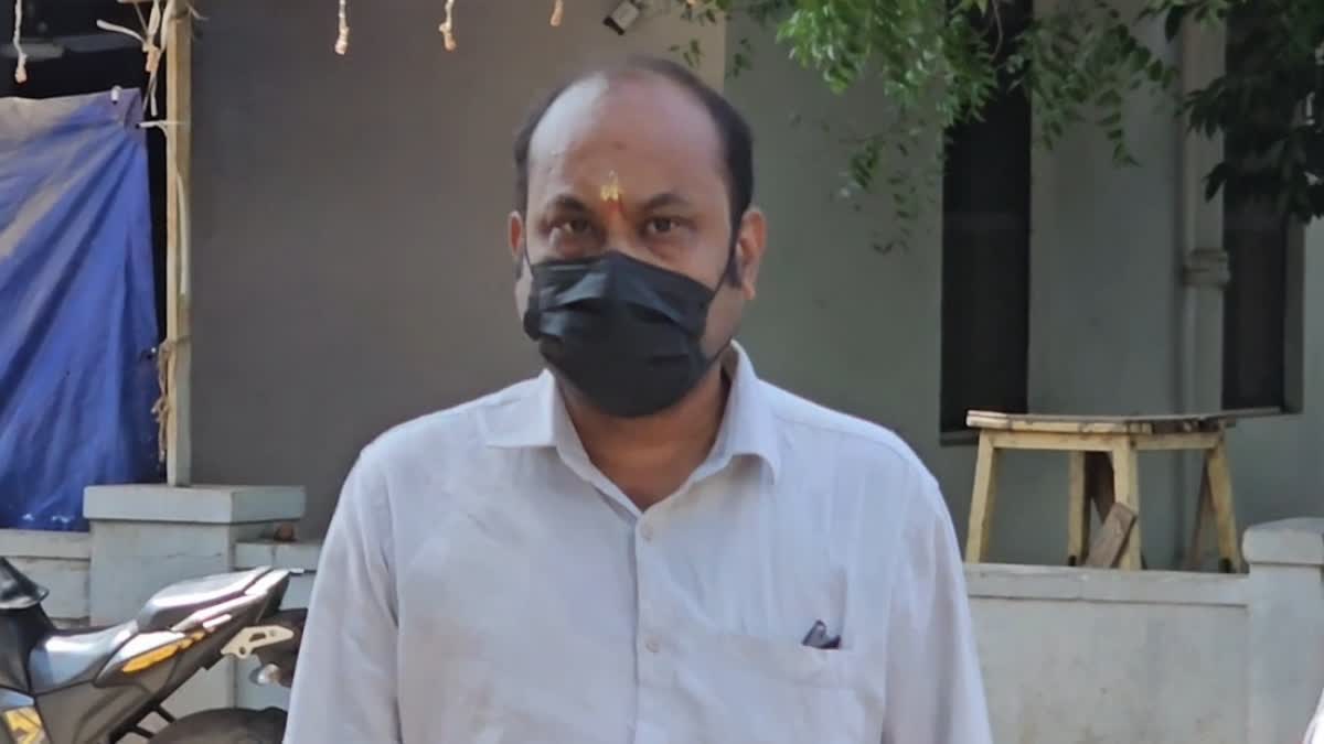 சார் பதிவாளர் ஜஸ்டின் மணிகண்டனுக்கு செக்: பத்திரப்பதிவுத் துறை அதிரடி உத்தரவு