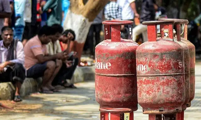 #BREAKING : சிலிண்டர் விலை ரூ.200 குறைந்தது!