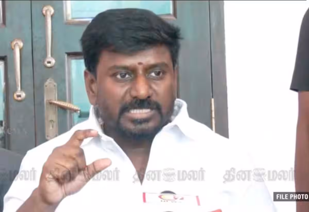 நீட் தேர்வை எதிர்த்துப் போராடிய மாணவர்கள் மீதான வழக்குகள் ரத்து; அமைச்சர் ராஜ்மோகன்