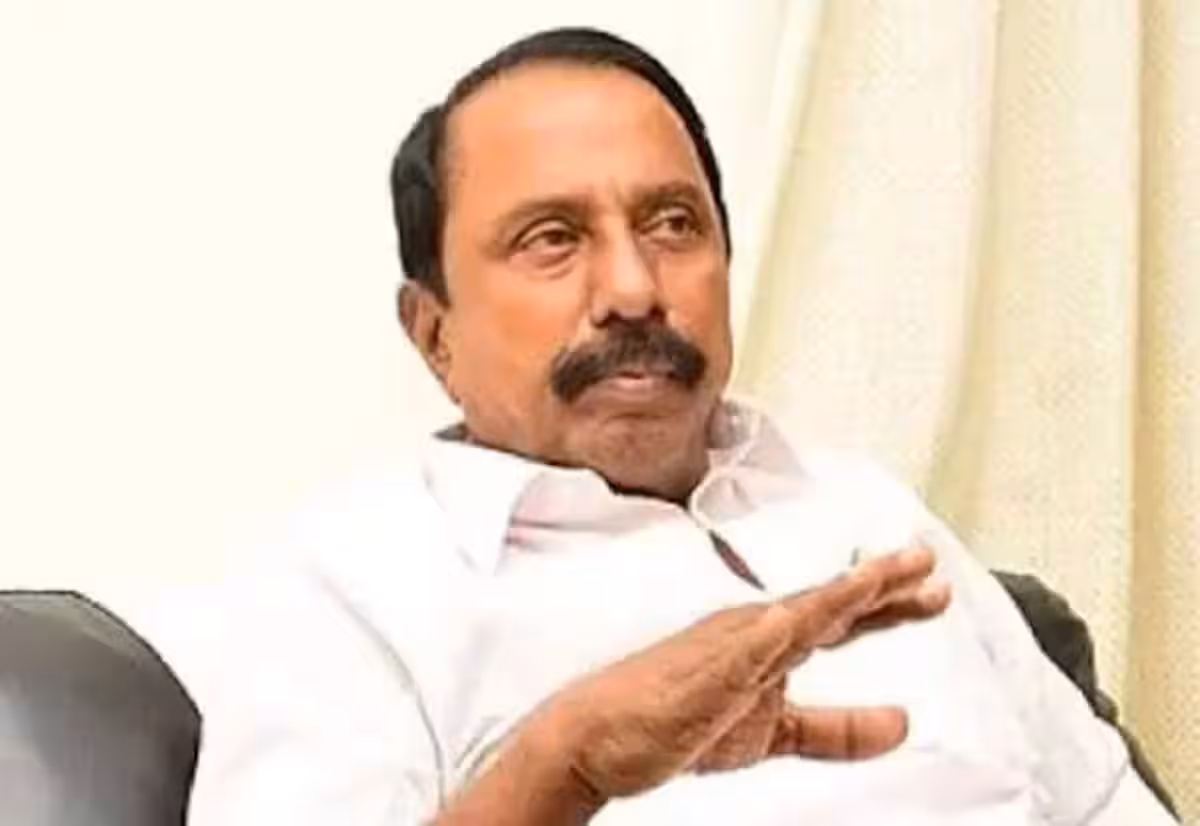 முதல்வர் வாய் திறந்தால் பலருக்கு ஆபத்து: அமைச்சர் செங்கோட்டையன்