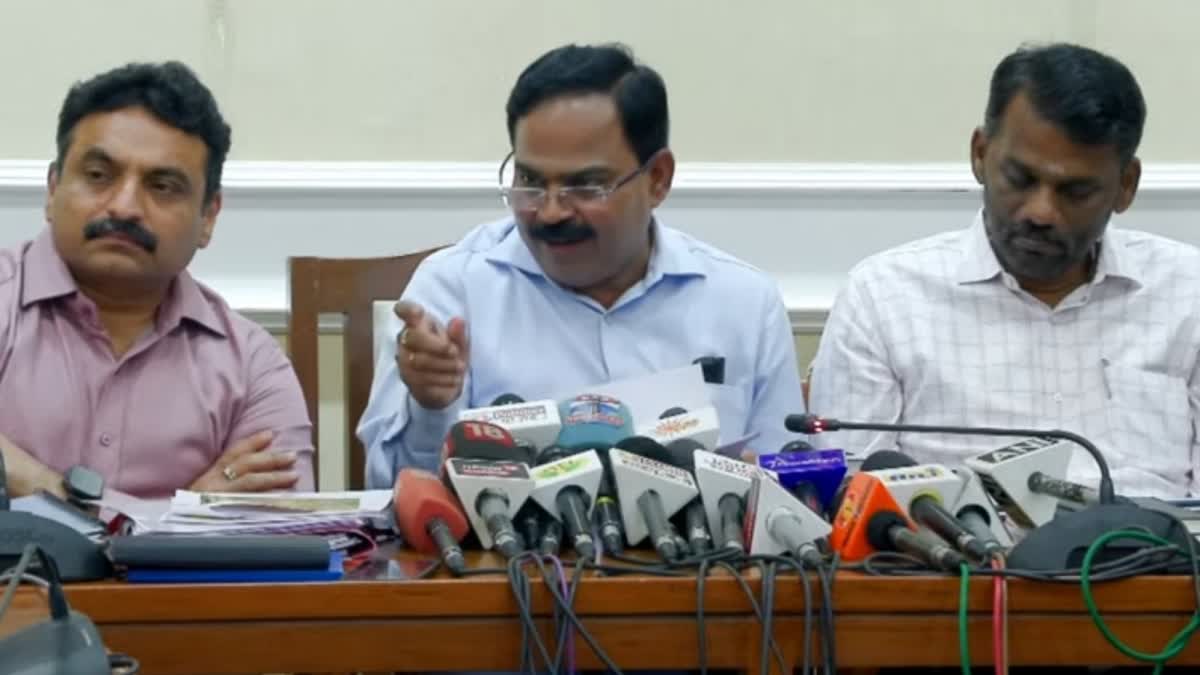 பயிர்க்கடனை முழுமையாகத் தள்ளுபடி செய்வது குறித்து ஆலோசனை