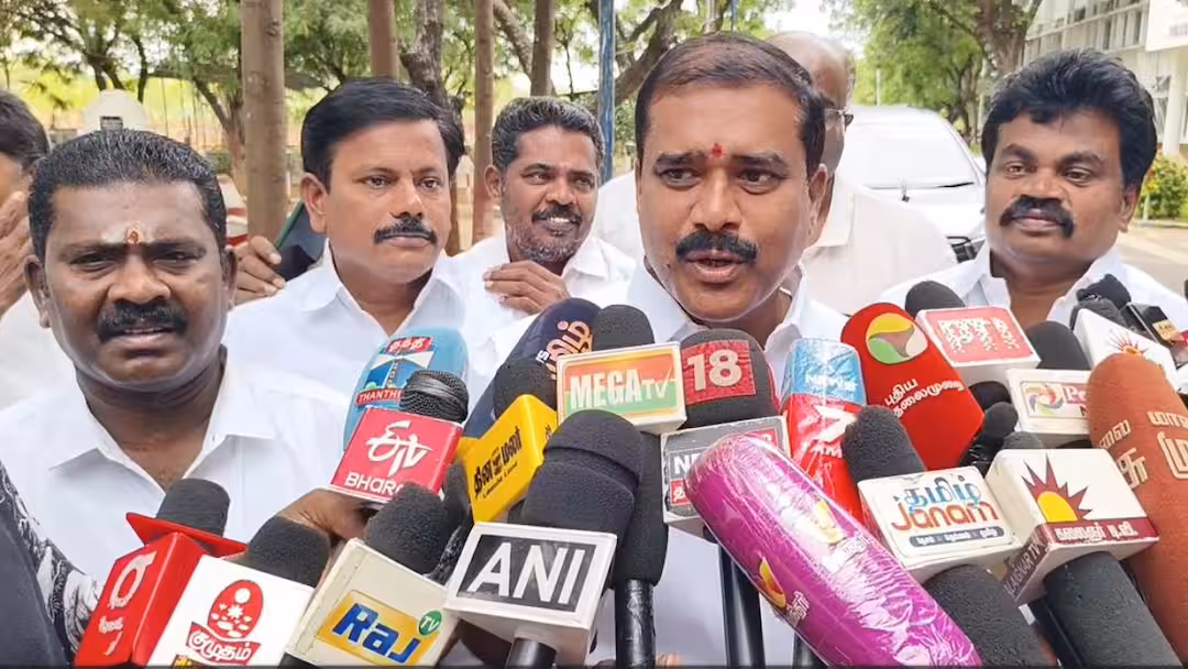 விஜய் பக்குவமா நடந்துக்கணும்”