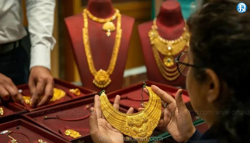 சென்னையில் ஆபரணத் தங்கத்தின் விலை சவரனுக்கு ரூ.120 குறைந்து ஒரு சவரன் ரூ.1,11,600க்கு விற்பனை