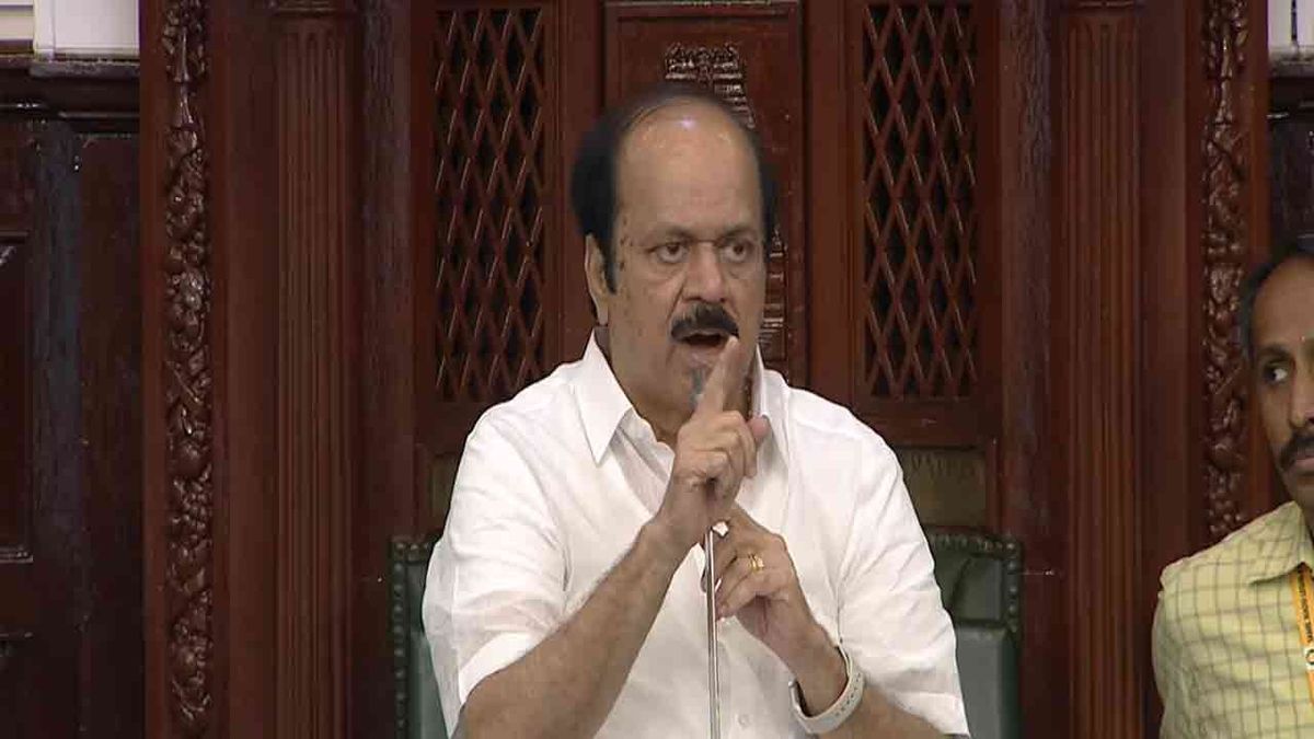 “நீங்க இரண்டு பேரும் பேசியது எனக்கு தெரியும், உட்காருங்க...”