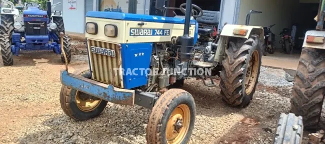 ஸ்வராஜ் 744 FE చిత్రాలు