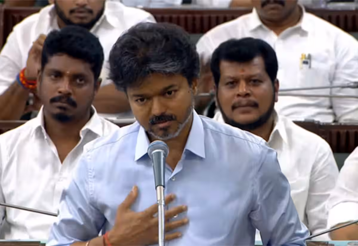 கருணாநிதி பெயரை குறிப்பிட்ட அமைச்சர்: மன்னிப்பு கேட்டார் விஜய்