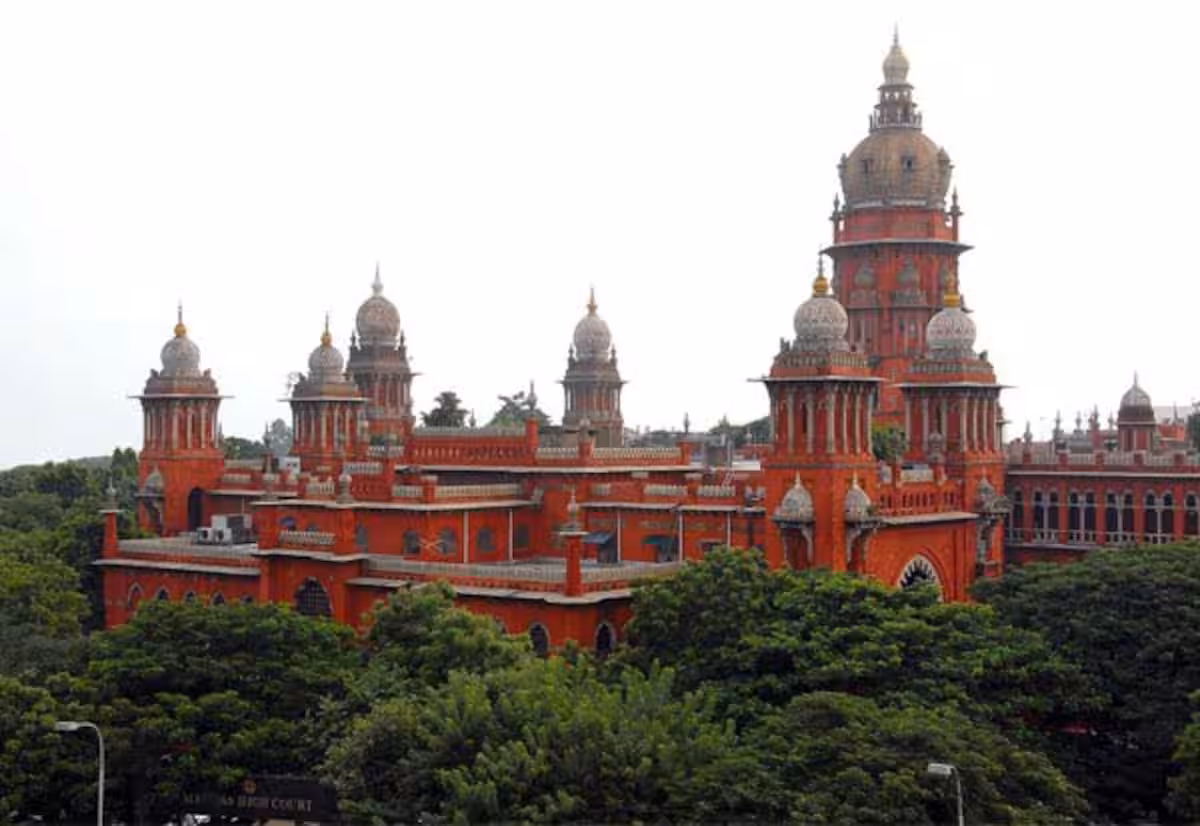 தமிழ்த்தாய் வாழ்த்து முதலில் பாடுவதை யாரும் தடுக்கவில்லை: ஐகோர்ட்