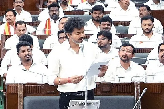 தமிழக முதல்வர் மருத்துவக் காப்பீடு: ரூ.25 லட்சம் உயர்வு