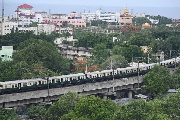 மெட்ரோ ரயில் தரத்துக்கு உயரும் பறக்கும் ரயில்