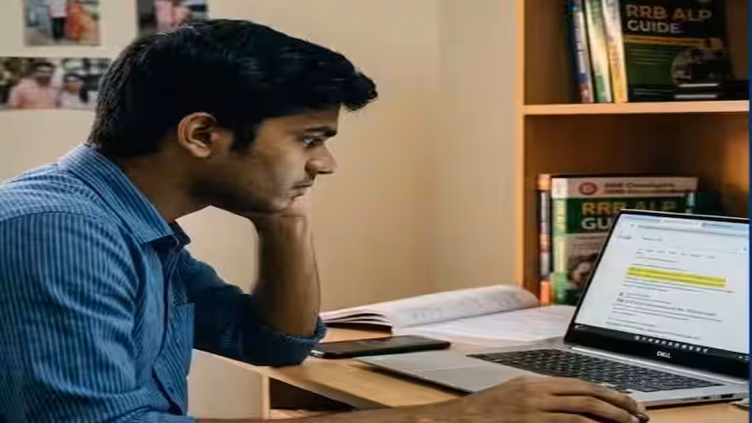 UPSC APFC: பட்டதாரிகளுக்கு ரூ.1.77 லட்சம் சம்பளத்தில் மத்திய அரசு வேலை! முழு தகவல் இதோ!