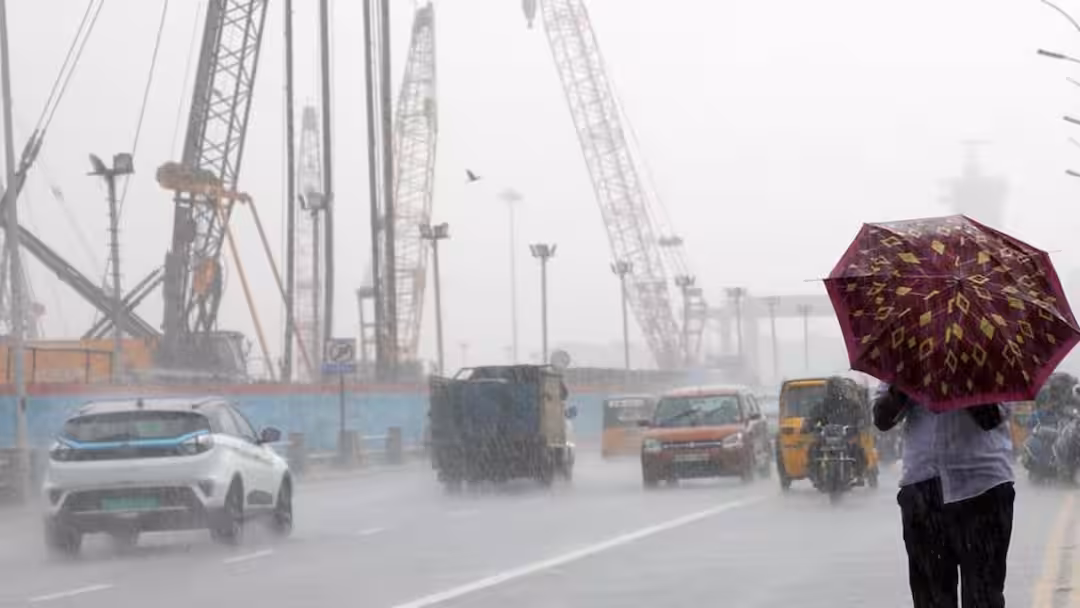 TN Weather News: இடி மின்னல் பலத்த காற்றுடன் 8 மாவட்டங்களுக்கு இன்று மழை வார்னிங்? சென்னை