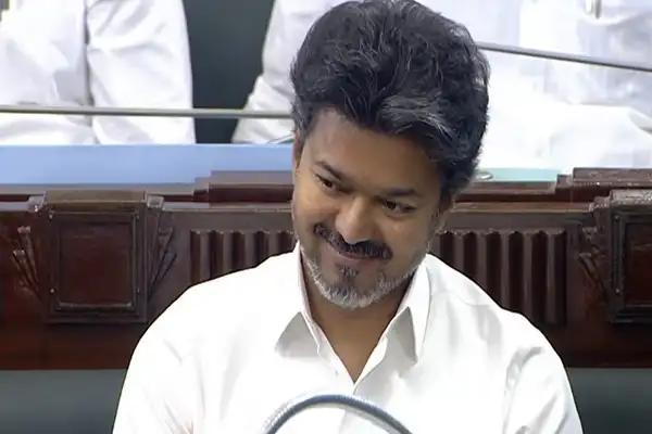 எ.வ.வேலு பேச்சால் குலுங்கி குலுங்கி சிரித்த CM விஜய்..!
