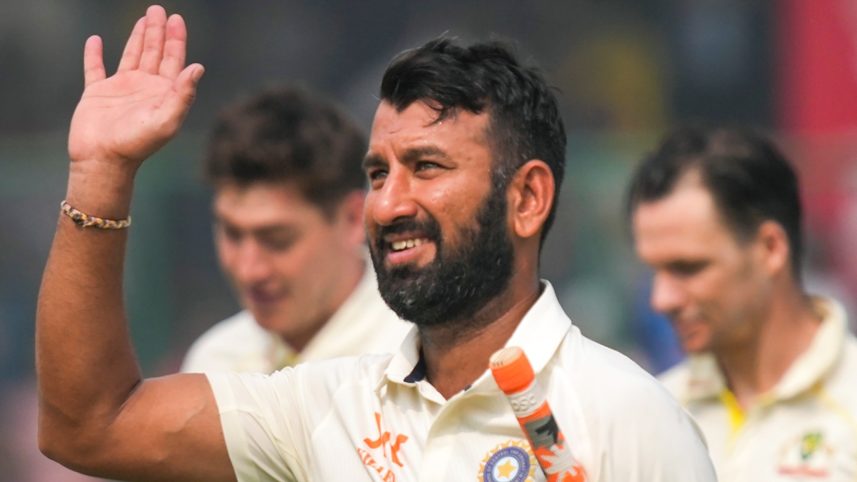 தோனி மீது புஜாராவுக்கு அப்படி என்ன வெறுப்பு? சிறந்த இந்திய அணியில் 3 ஸ்டார்களுக்கு இடம் அளிக்கவில்லை