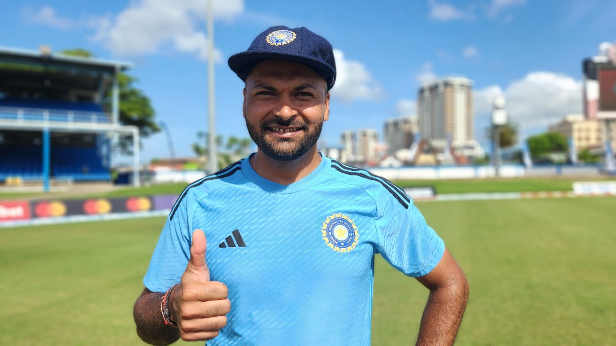 இந்திய அணியில் இடம் மறுப்பு.. இங்கிலாந்து உள்ளூர் அணியில் இணைந்த வேகப் பந்துவீச்சாளர் முகேஷ் குமார்