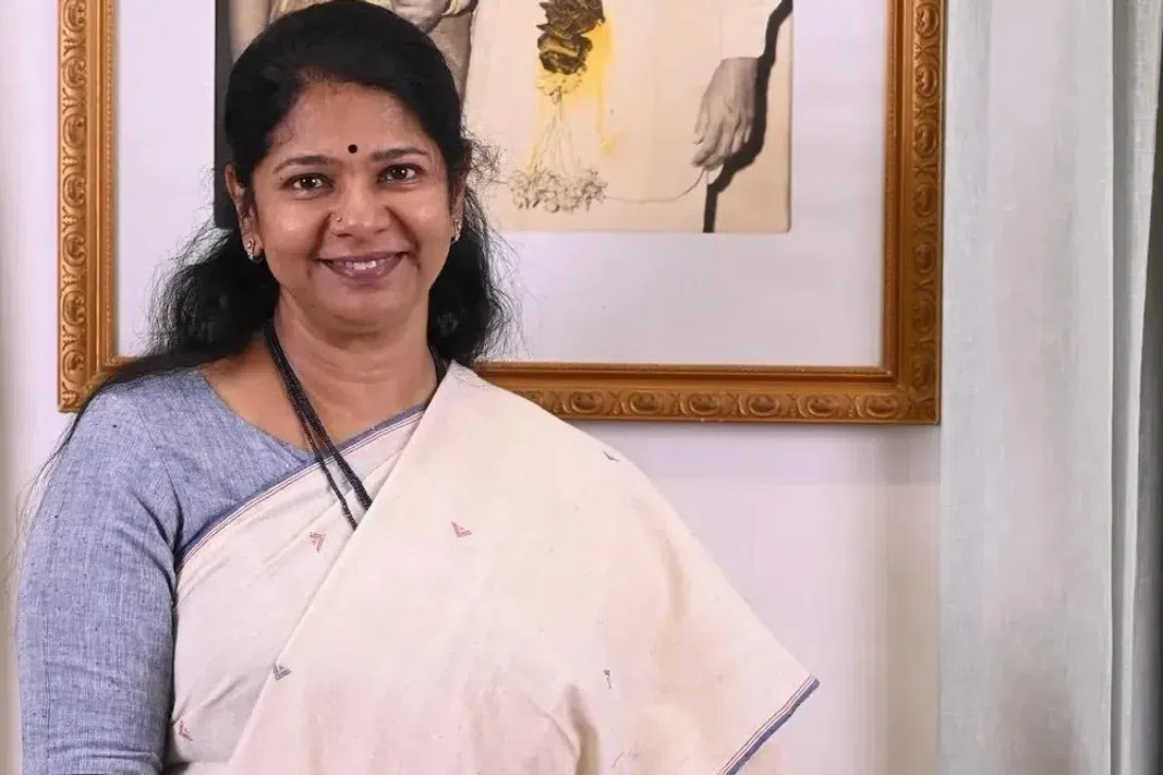கனிமொழி கருணாநிதி: தாயார் பெயரை இணைத்து அதிகாரபூர்வ பெயர் மாற்றம்