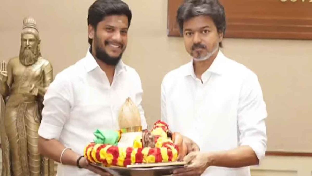 மீனாட்சி அம்மன் கோவில் பிரசாதத்துடன் முதல்வரை சந்தித்த அமைச்சர் ரமேஷ்