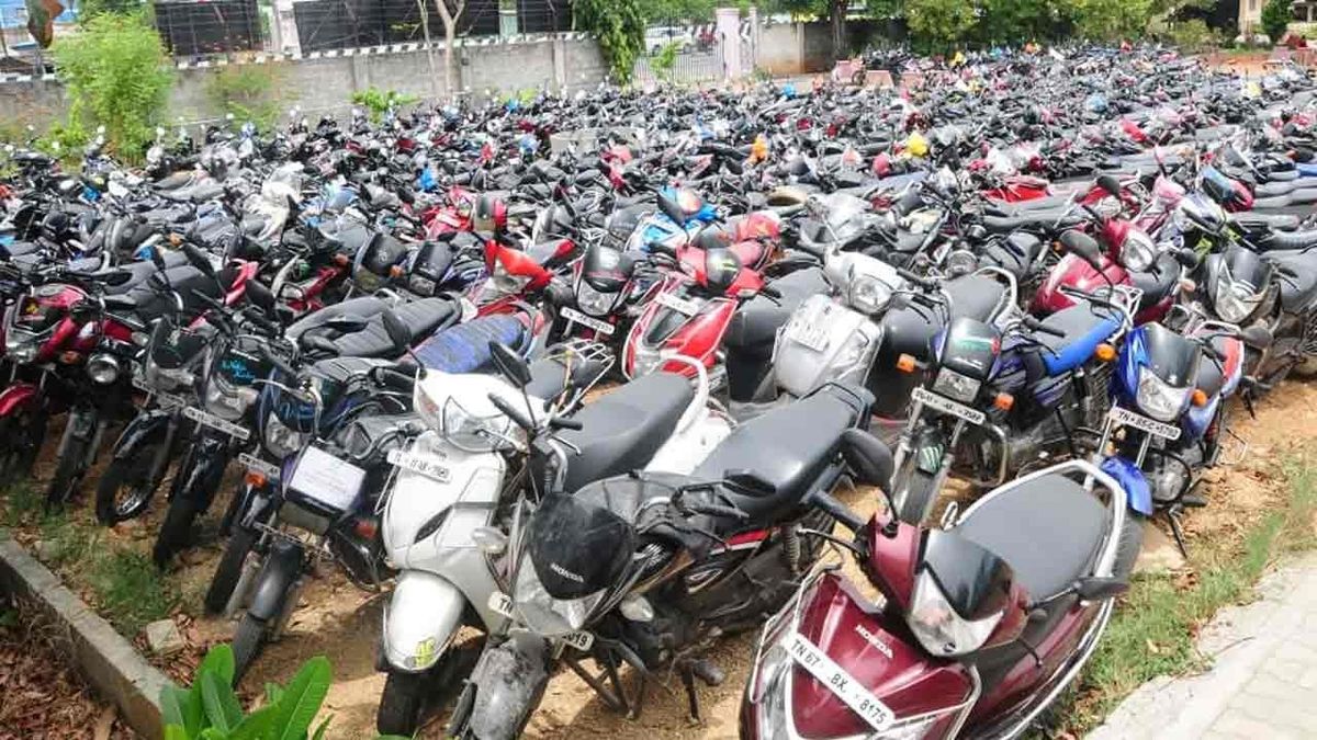 அச்சுறுத்தும் பைக் ரேஸ்: சென்னையில் 3 நாட்களில் 2000 பைக்குகள் பறிமுதல்