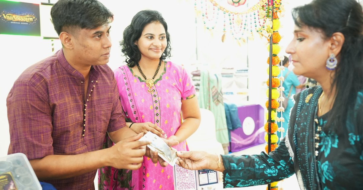 தீபாவளி குடும்ப வணிகங்கள்: சிங்கப்பூர் அனுபவங்கள்
